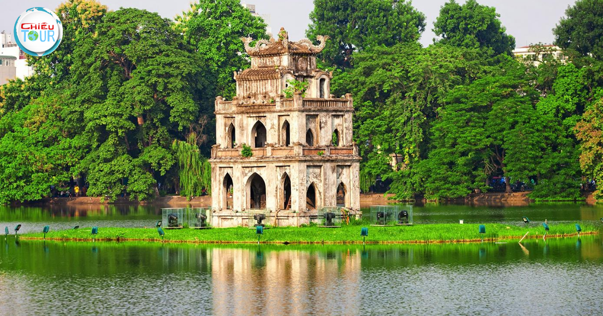 Hoan Kiem Lake (Sword Lake) 