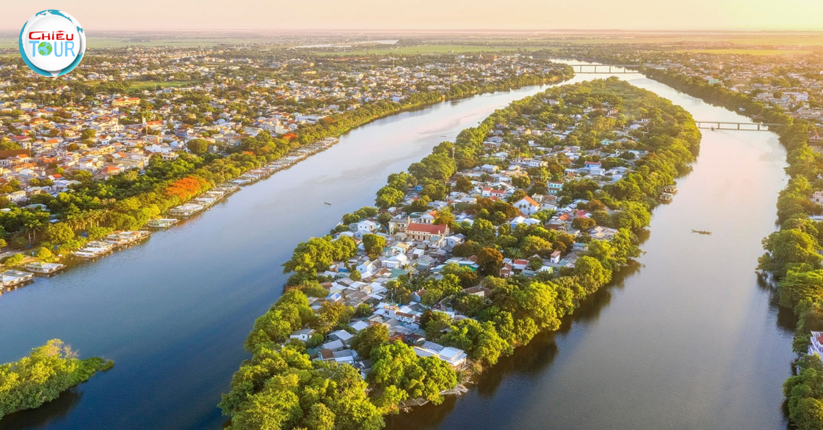 Huong River in Hue