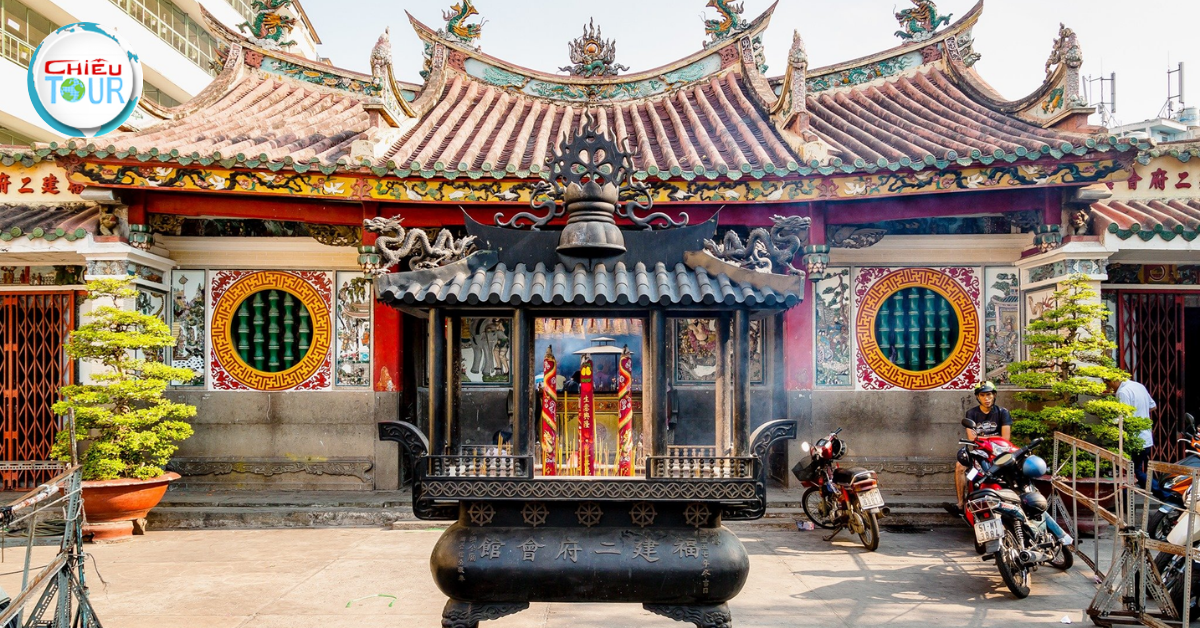Visiting Thien Hau Temple: A Beautiful Symbol in Saigon's Spiritual Culture